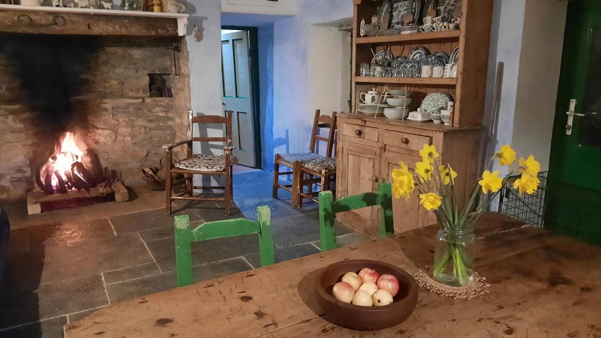 -Going Back In Time- 200 Year Old Farmhouse Creegh Εξωτερικό φωτογραφία